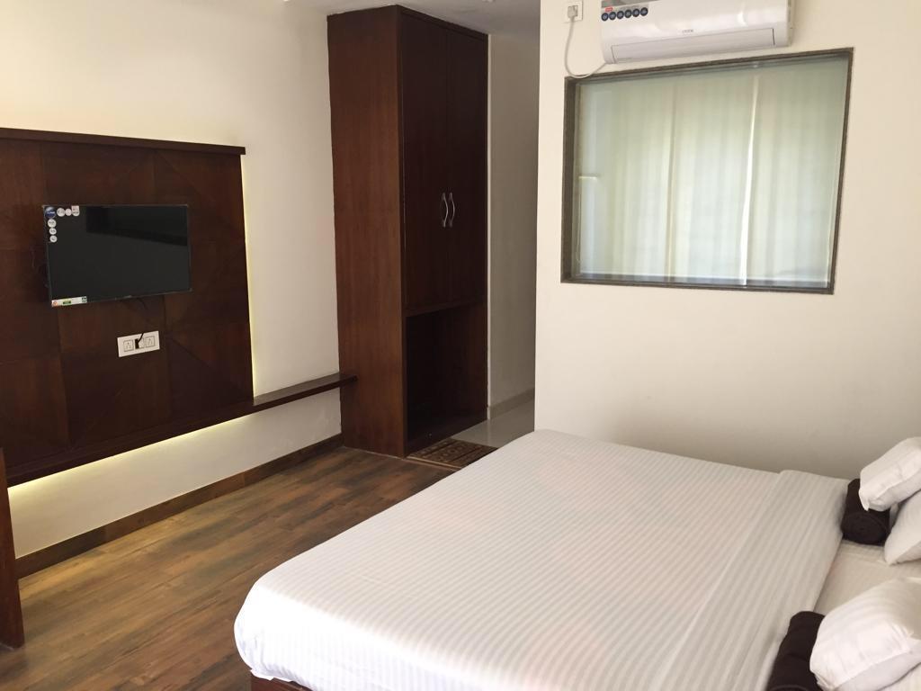 Lotus Grand Akm Hotel Kalka Exterior photo