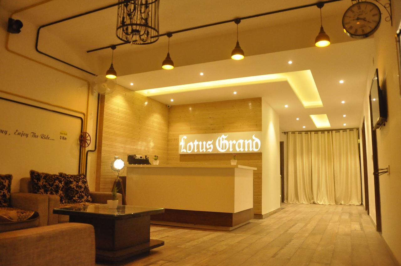 Lotus Grand Akm Hotel Kalka Exterior photo