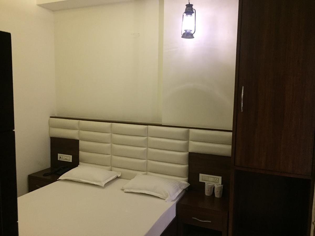 Lotus Grand Akm Hotel Kalka Exterior photo